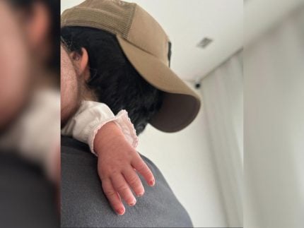 Luan Santana posta nova foto com a filha recém-nascida e derrete a web