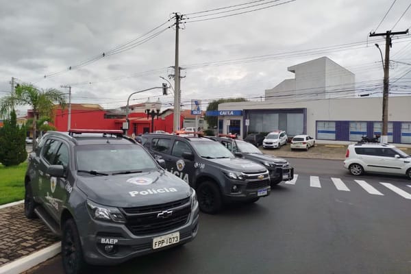 Bandidos assaltam banco na cidade de São Carlos – X Tudo Ribeirão