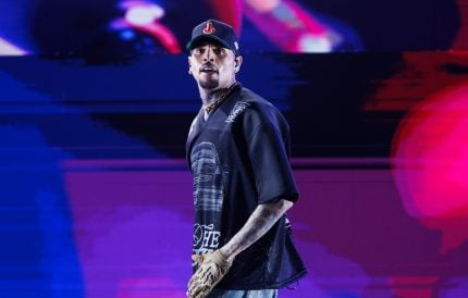 Chris Brown acusa Warner de sensacionalismo e pede R$ 2,9 bilhões na Justiça