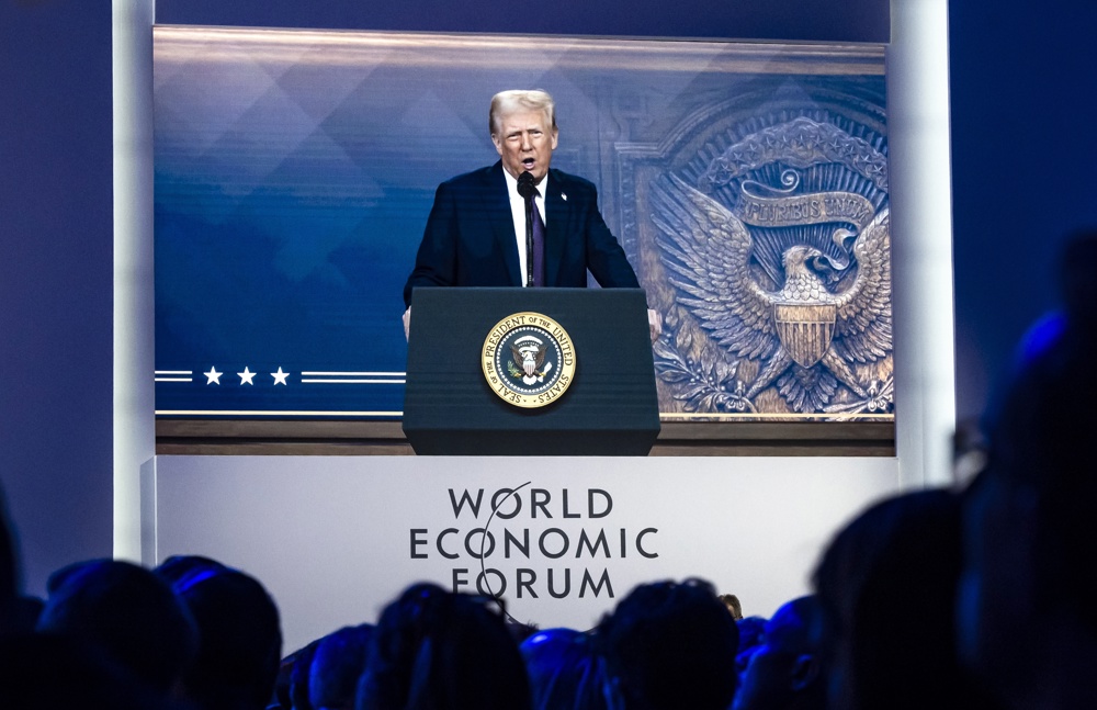 Trump pede redução de juros e critica Biden no Fórum Econômico Mundial