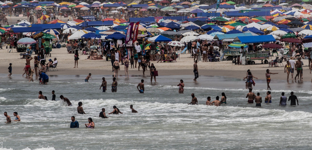 Surto de virose no litoral de São Paulo gera preocupação entre moradores e turistas