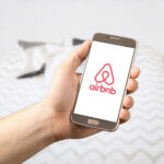 Governo americano processa Airbnb por discriminação