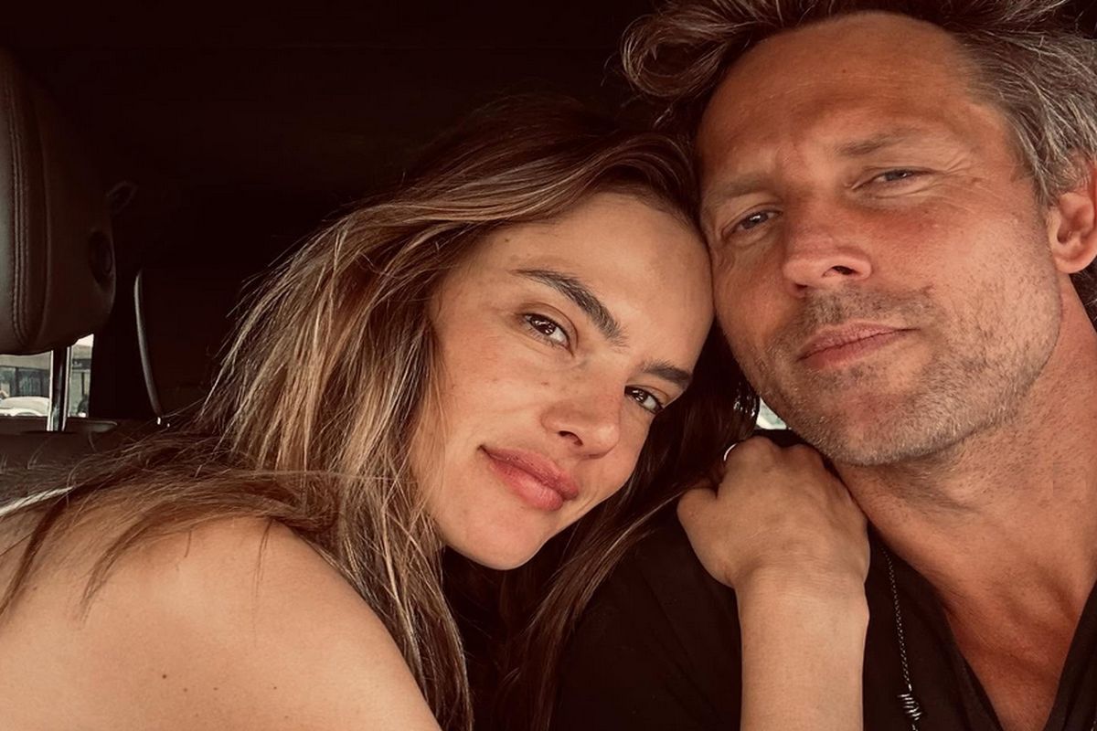 Alessandra Ambrosio curte Uruguai com seu novo amor australiano