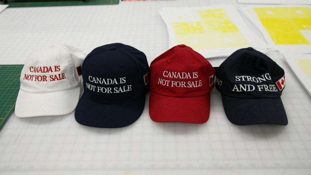 Boné ‘Canada is Not for Sale’ ganha popularidade em resposta às ameaças de Trump