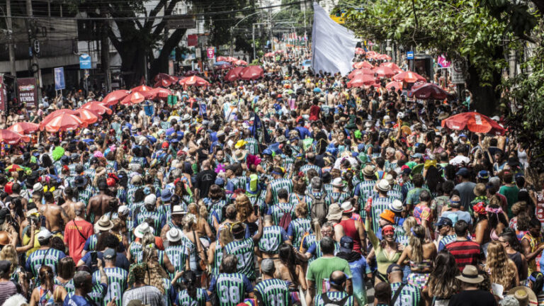 Rio credencia 15.000 vendedores autônomos no Carnaval de rua