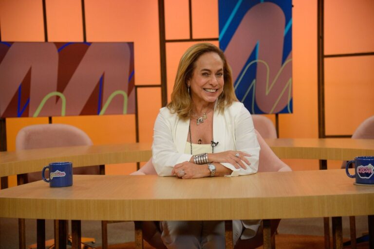 Sem Censura, da TV Brasil, celebra 40 anos e entrevista Ivete Sangalo