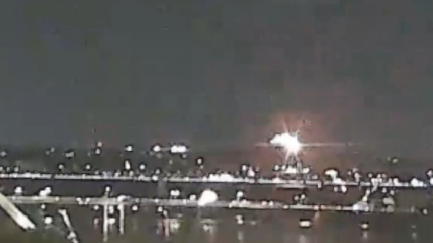Assista ao vídeo do choque entre avião e helicóptero nos EUA