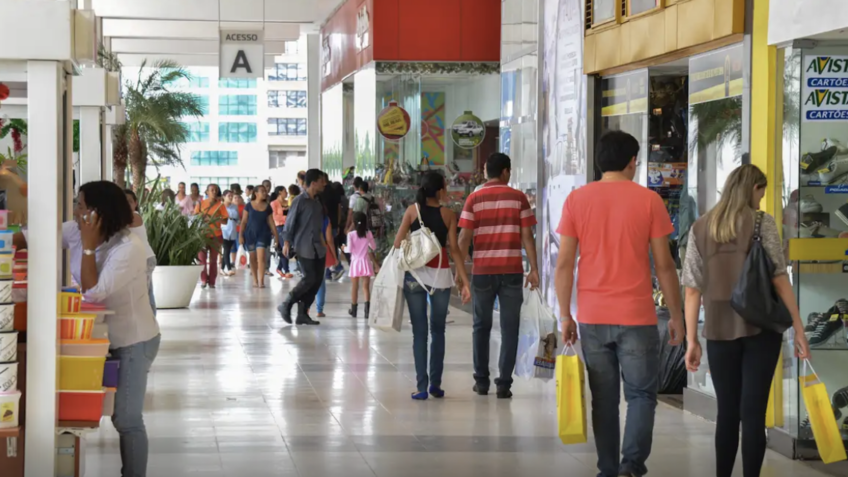 Intenção de compra dos brasileiros aumenta 0,2% em janeiro