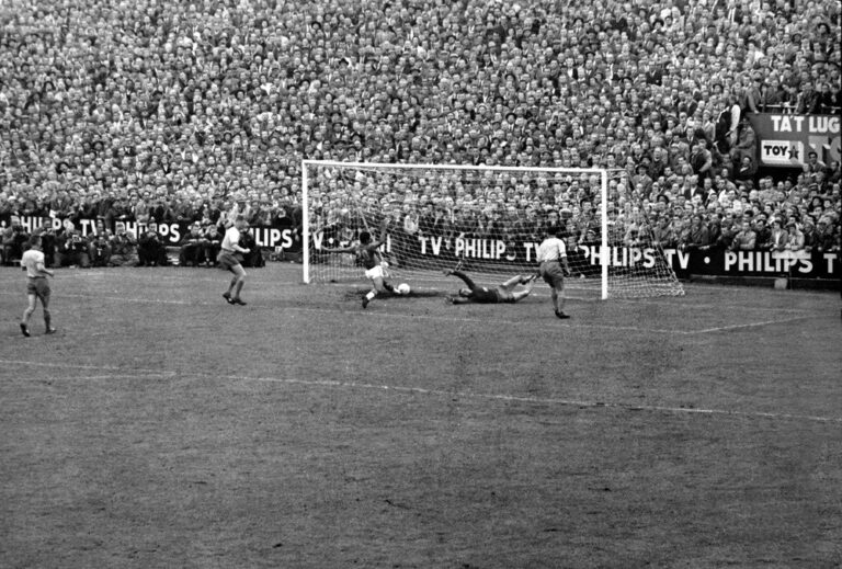 Copa de 1958 foi um espetáculo para o rádio, mas a televisão brasileira não ficou de fora