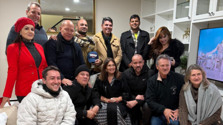 Deputado posta foto com comitiva que foi para posse do Trump