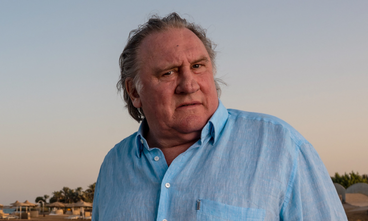 Ator francês Gérard Depardieu contesta acusações de estupro e agressão Sexual