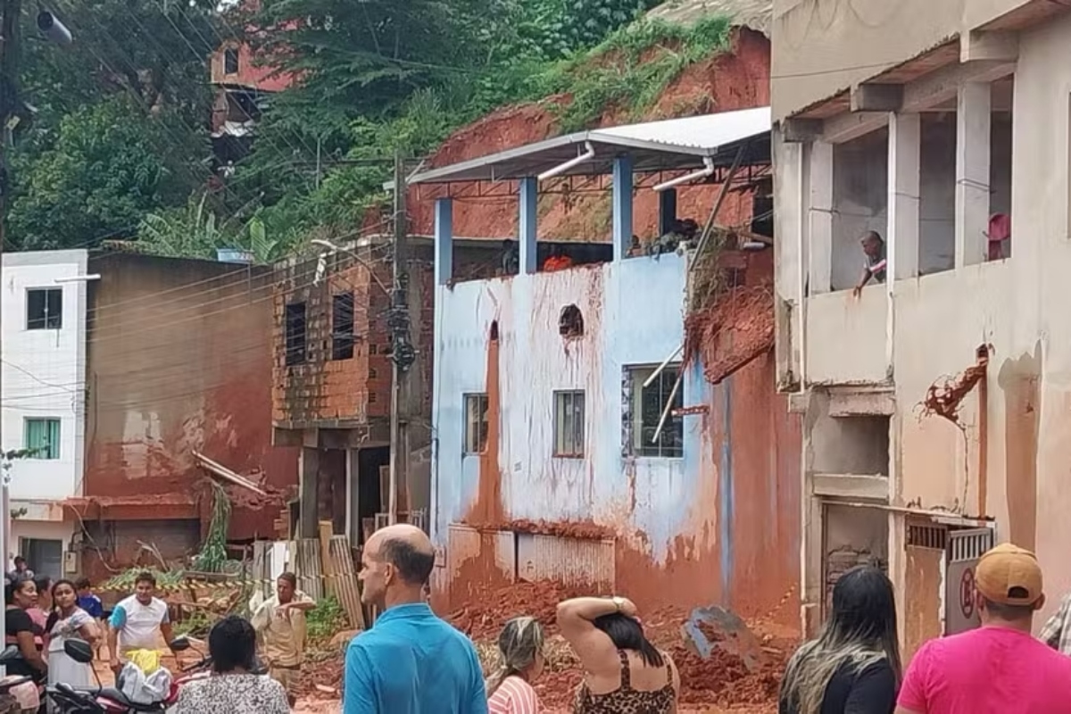 Temporal devastador deixa mortos e desaparecidos em Ipatinga