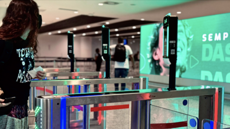 Aeroporto de Viracopos adota embarque com biometria facial