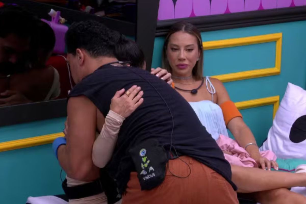 BBB 25: Eva se desespera e cai no choro, no After depois da festa