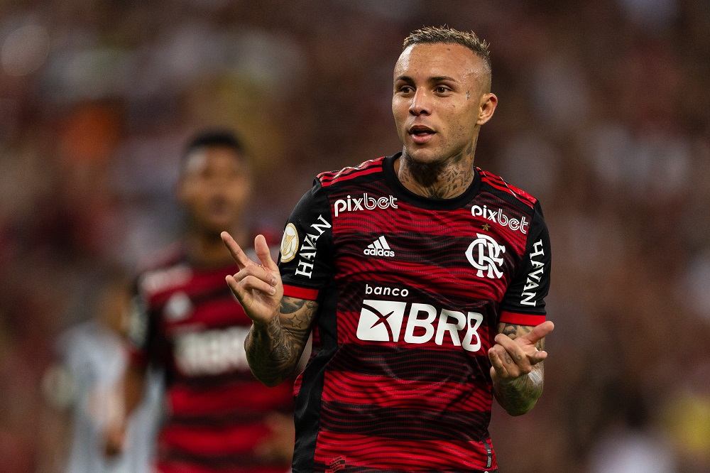 Flamengo sofre com lesões e perde Cebolinha, Pedro e Viña para a pré-temporada nos EUA