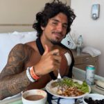 Gabriel Medina recebe alta após cirurgia: ‘Ficarei fora por um tempo’