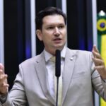 Deputado apresenta projeto para revogar monitoramento de Pix