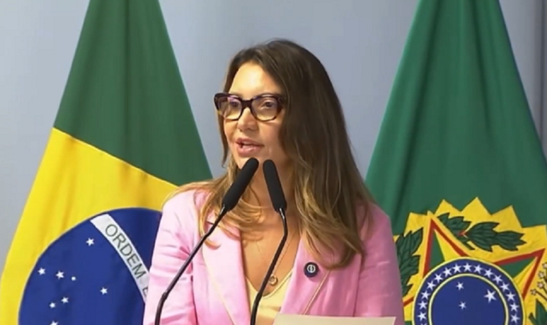 ‘Nossa resposta é união, a solidariedade e o amor’, diz Janja durante cerimônia sobre o 8 de Janeiro