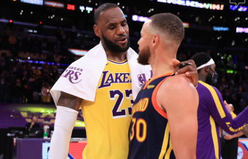 LeBron e Antony Davis brilham em noite apagada de Stephen Curry na NBA