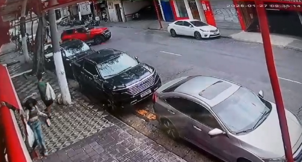 Motorista com CNH vencida é presa após atropelar cinco pessoas na Liberdade, no centro de São Paulo