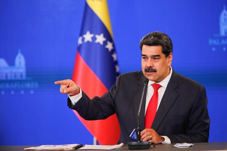 Maduro assume terceiro mandato e Venezuela fecha fronteira com o Brasil