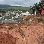 Temporal em Ipatinga (MG) causa deslizamentos e deixa ao menos cinco mortos