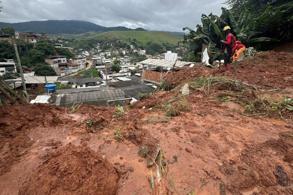 Temporal em Ipatinga (MG) causa deslizamentos e deixa ao menos cinco mortos