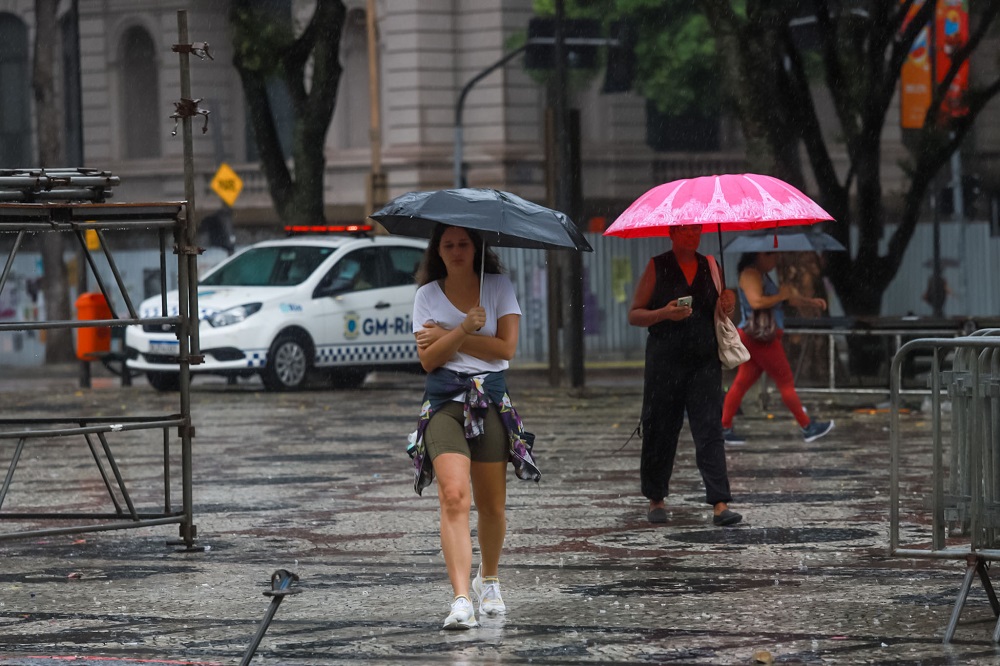 Prefeitura do Rio de Janeiro lança alerta sonoro inédito para chuvas fortes