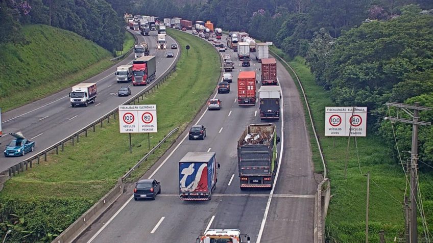 Acidente no Rodoanel, em SP, deixa 1 morto e 22 feridos