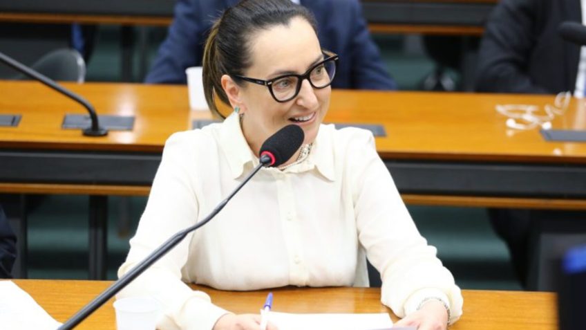 Rosangela Moro vai apresentar projeto para quebrar sigilo de Janja