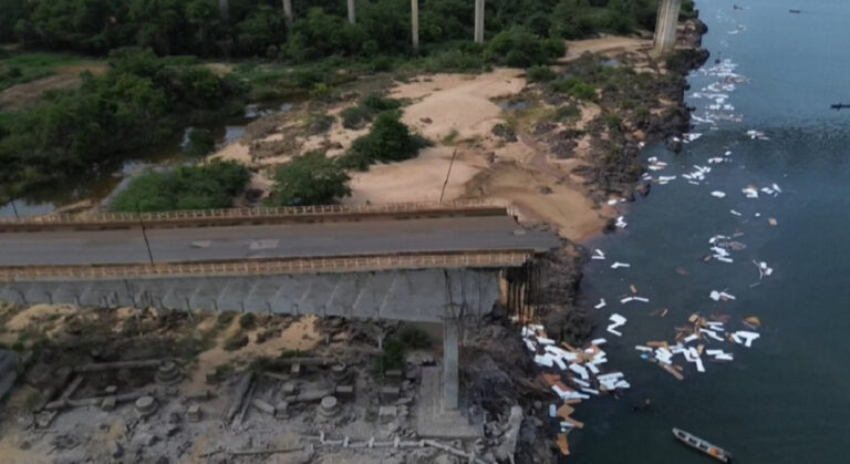 Marinha suspende busca subaquática após queda de ponte no Rio Tocantins