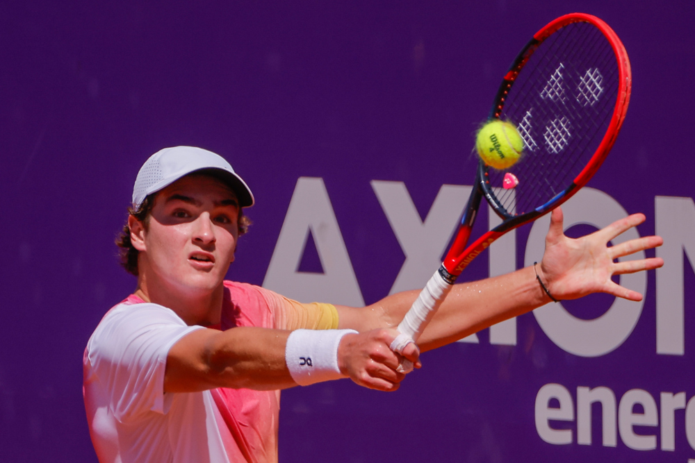 João Fonseca se vinga de Navone em virada épica e avança às semifinais do ATP de Buenos Aires