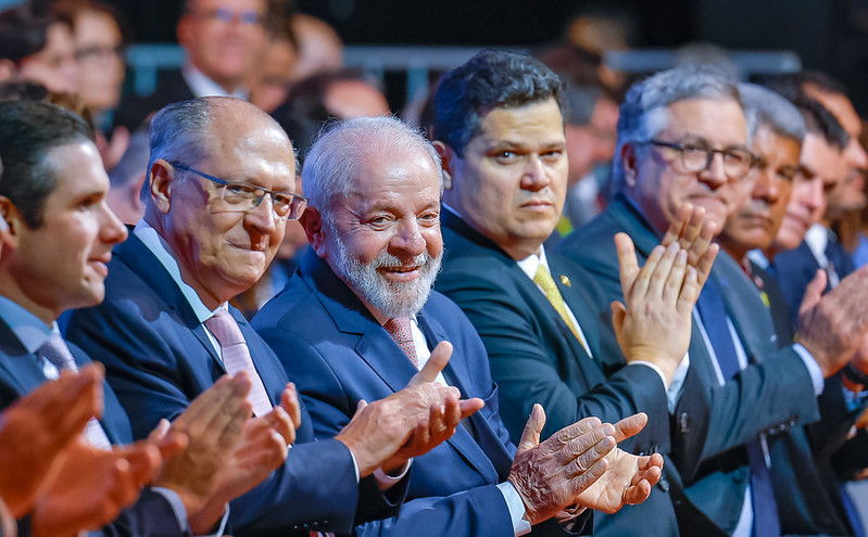 Lula busca aproximação com prefeitos em encontro nacional: “Ninguém será discriminado”