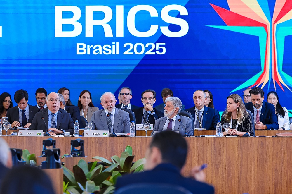 Brasil lança plataforma interativa para comércio exterior do Brics