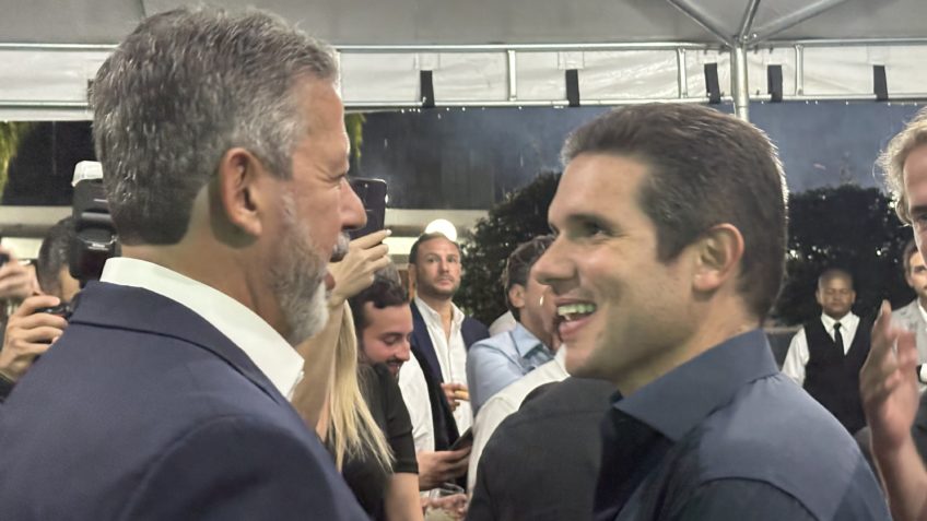 Motta é recebido como presidente da Câmara em festa de Lira