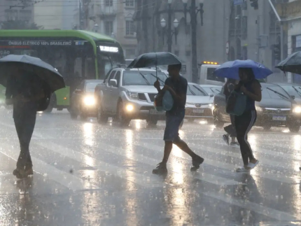 São Paulo entra em estado de alerta após chuva com granizo