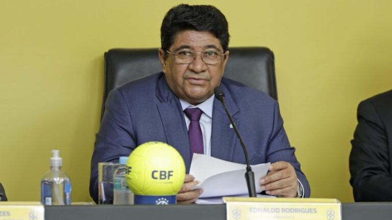 Presidente da CBF visita “Record” e discute compra da Copa 2026