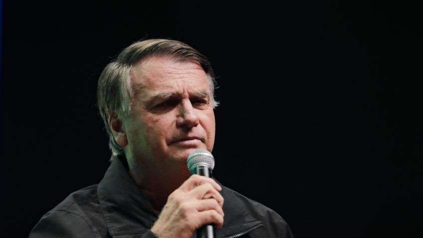 Bolsonaro diz ter se equivocado ao falar que “caga” para prisão