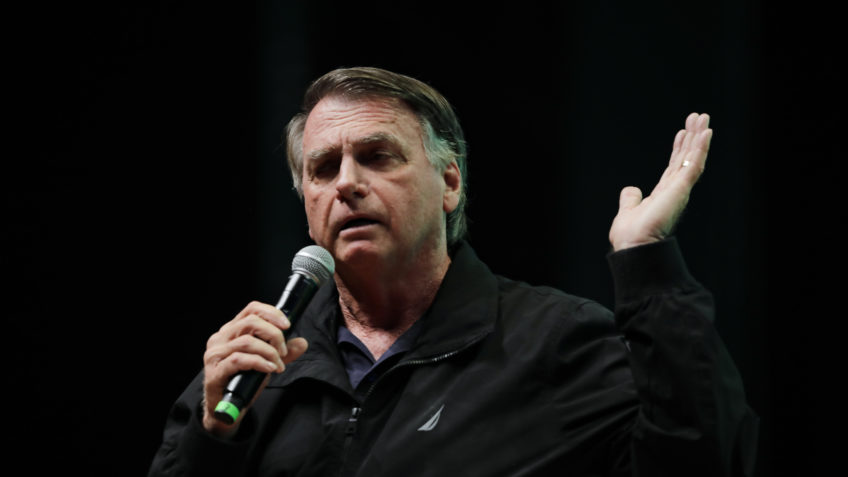 Caguei para prisão, diz Bolsonaro em 1º discurso após denúncia da PGR