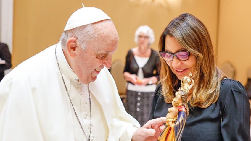 Janja terá encontro com papa Francisco durante viagem a Roma