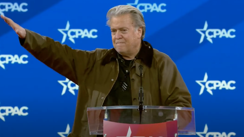 Mídia internacional questiona se Steve Bannon fez “gesto nazista”