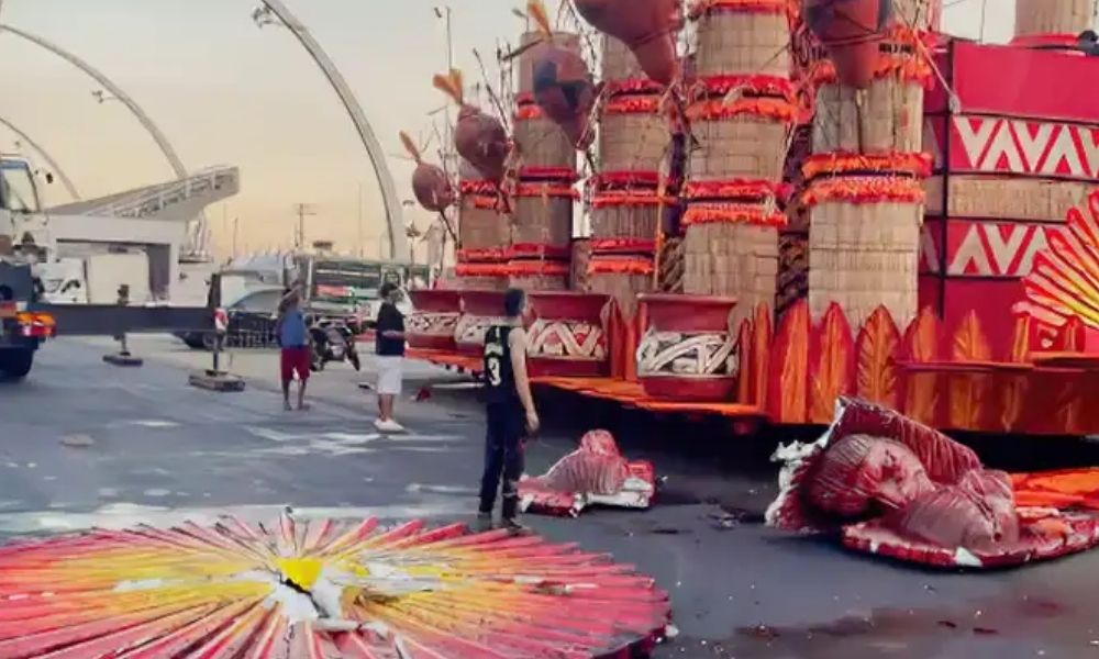 Chuvas de granizo causam danos em carros alegóricos das escolas de samba de São Paulo