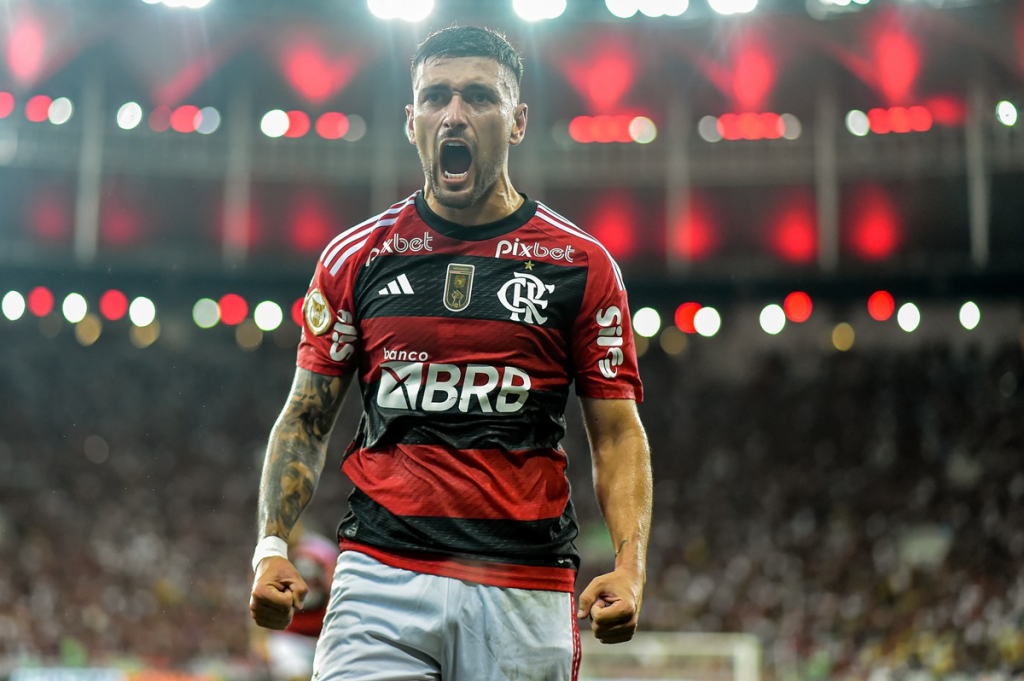 Escalação do Flamengo: Filipe Luís deve mudar formação para clássico contra o Botafogo