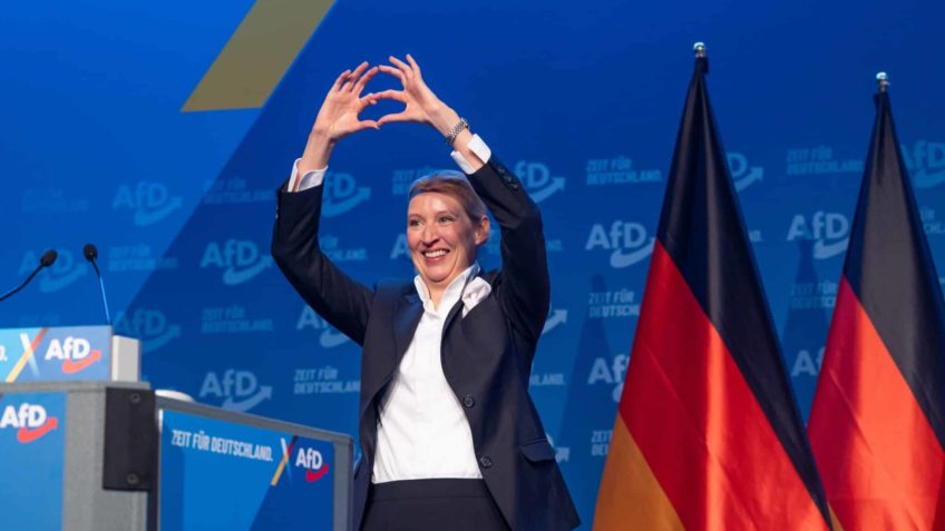 Líder da AfD diz estar aberta a coalizão, mas centro-direita nega