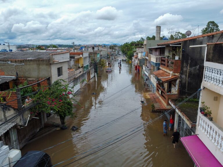 Temporal em São Paulo deixa capital e região metropolitana em situação caótica