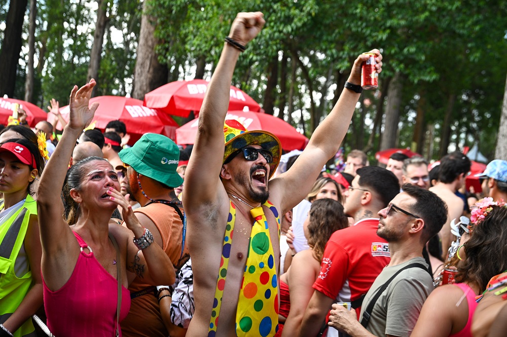 Carnaval e ansiedade: a euforia que pode esconder solidão