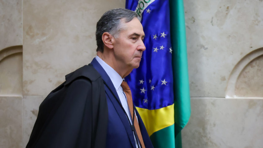 Denúncia tem “aparente articulação para golpe”, diz Barroso