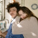 Selena Gomez e Benny Blanco estreiam mansão de luxo