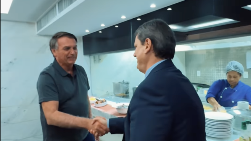 Tarcísio almoça com Bolsonaro depois de reunião com Lula