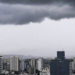 Apesar do calor, São Paulo terá forte chuva nesta quarta